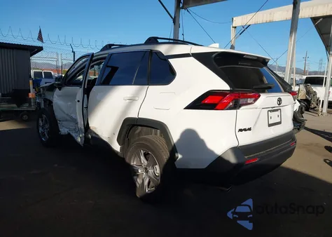 2025 Toyota Rav4 Xle z USA, uszkodzony, nr VIN 2T3W1RFV0SW397125
